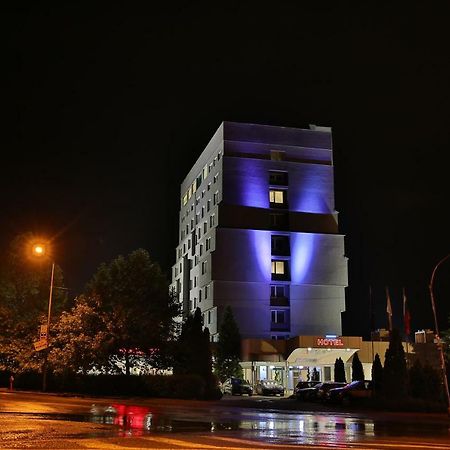 Terra Europe Brontes Hotel Tărgovište Exteriér fotografie