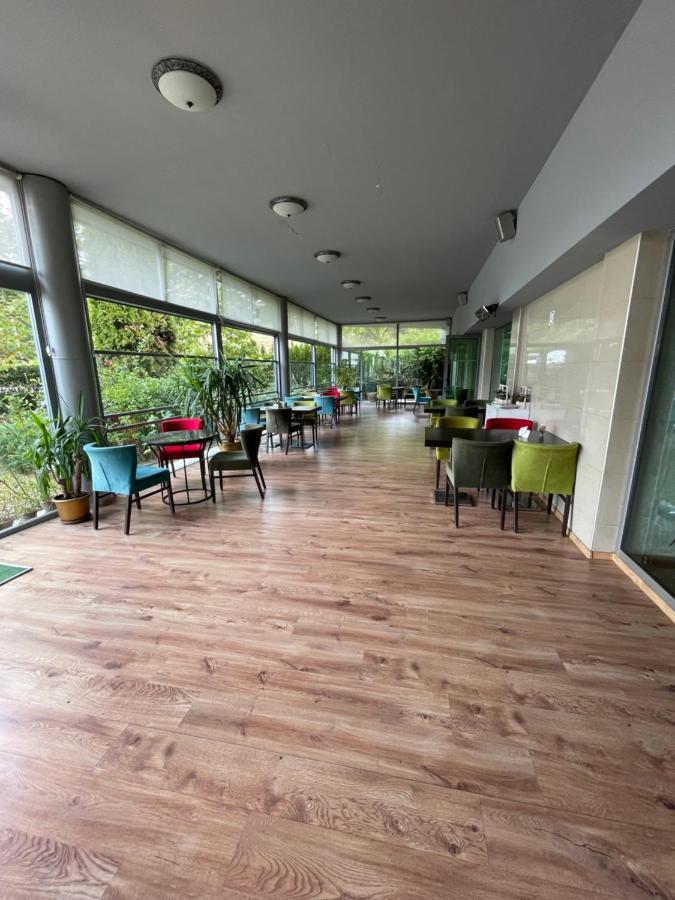 Terra Europe Brontes Hotel Tărgovište Exteriér fotografie
