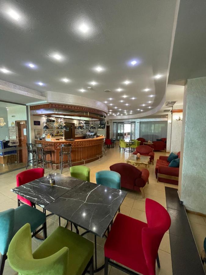 Terra Europe Brontes Hotel Tărgovište Exteriér fotografie