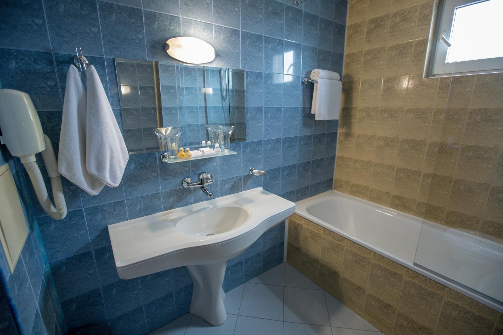 Terra Europe Brontes Hotel Tărgovište Exteriér fotografie