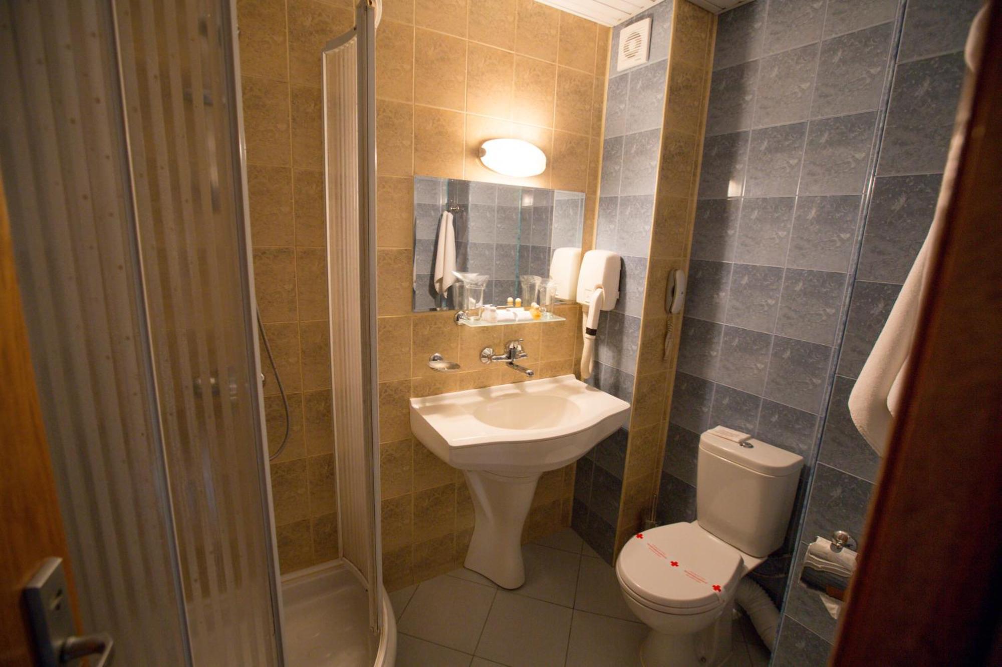 Terra Europe Brontes Hotel Tărgovište Exteriér fotografie