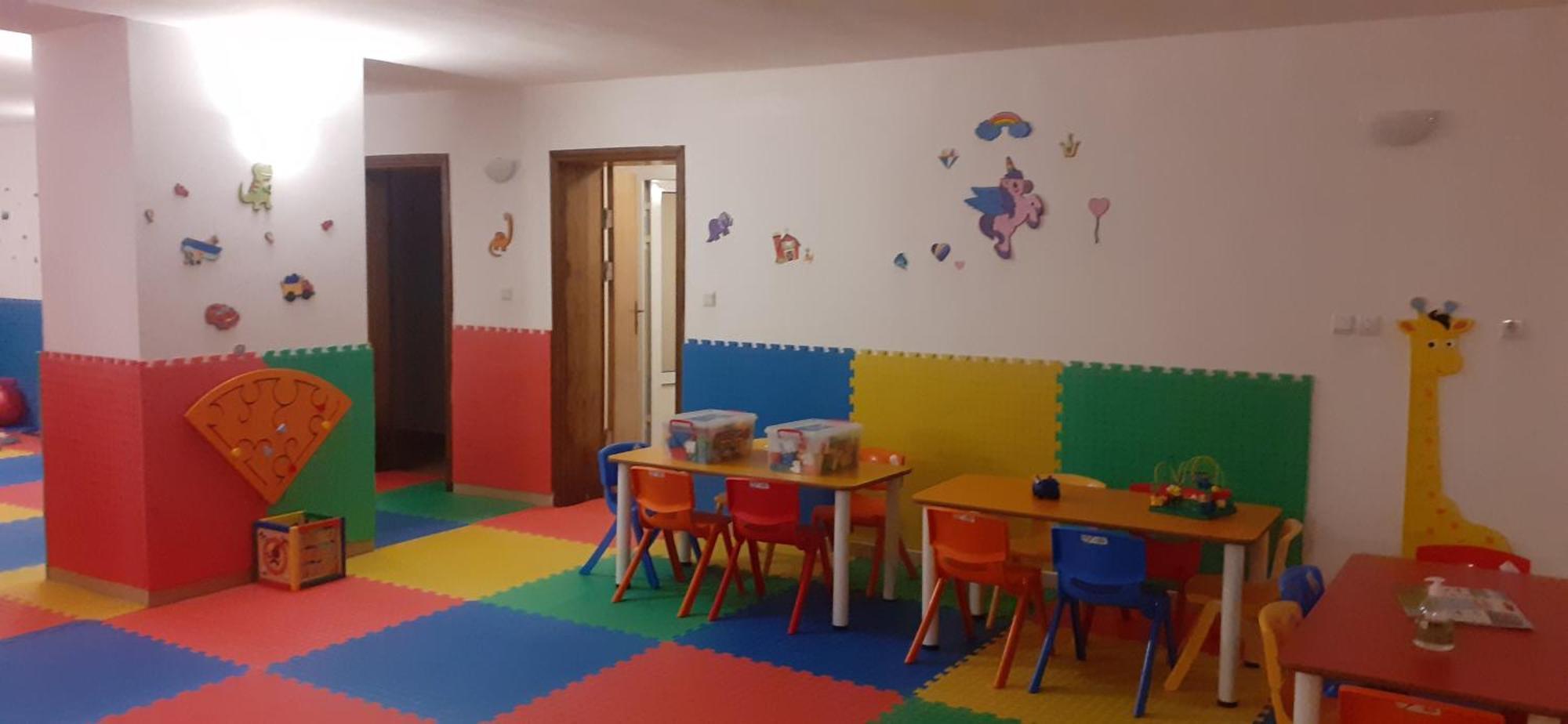 Terra Europe Brontes Hotel Tărgovište Exteriér fotografie