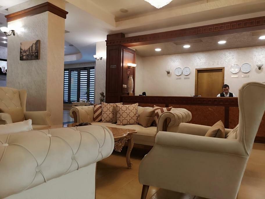 Terra Europe Brontes Hotel Tărgovište Exteriér fotografie