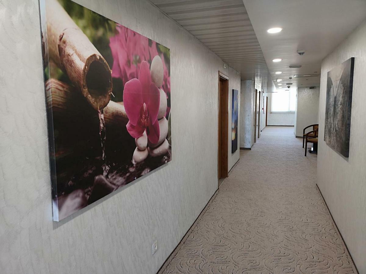 Terra Europe Brontes Hotel Tărgovište Exteriér fotografie