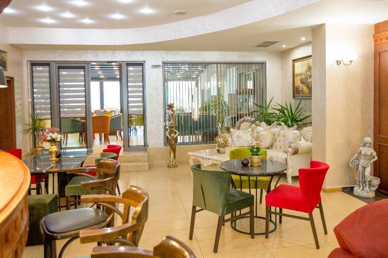 Terra Europe Brontes Hotel Tărgovište Exteriér fotografie